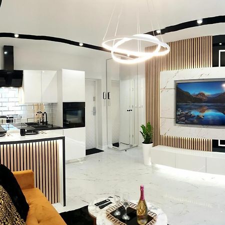 Vip Room 2+2 コニン エクステリア 写真